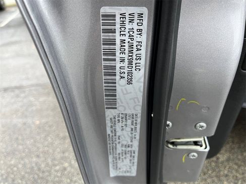 Used 2021 Jeep Cherokee Latitude Lux w/ Comfort/Convenience Group image 30