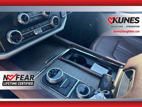 Used 2024 Ford Expedition Limited image 23