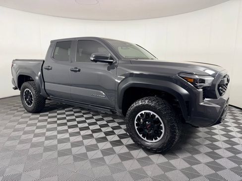Used 2024 Toyota Tacoma TRD Off-Road w/ TRD Off Road Premium Package AWD/4WD image 3