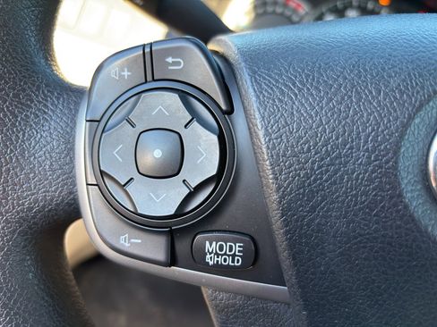 Used 2012 Toyota Camry LE image 9