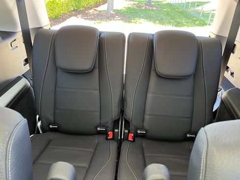 Certified 2026 Mercedes-Benz GLS 580 4MATIC image 34