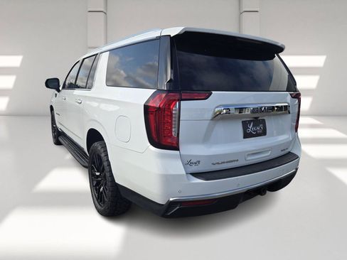 Used 2021 GMC Yukon XL SLT w/ SLT Premium Package image 5