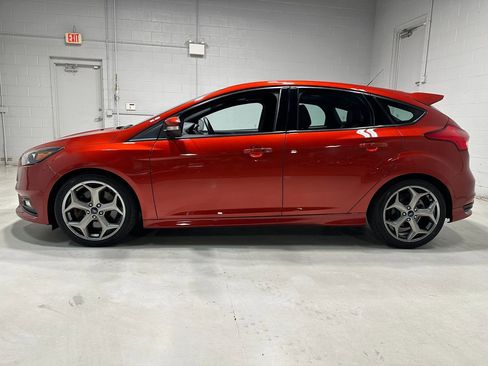 Used 2018 Ford Focus ST w/ Equipment Group 402A image 18