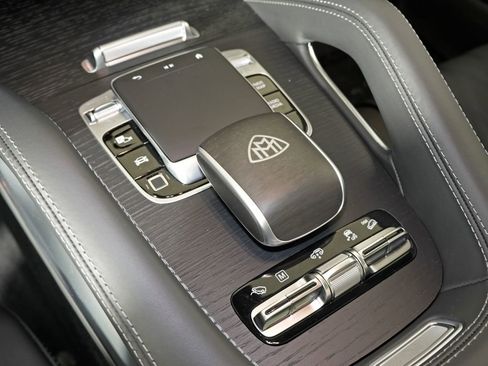 Used 2026 Mercedes-Benz Maybach GLS 600 4MATIC image 30