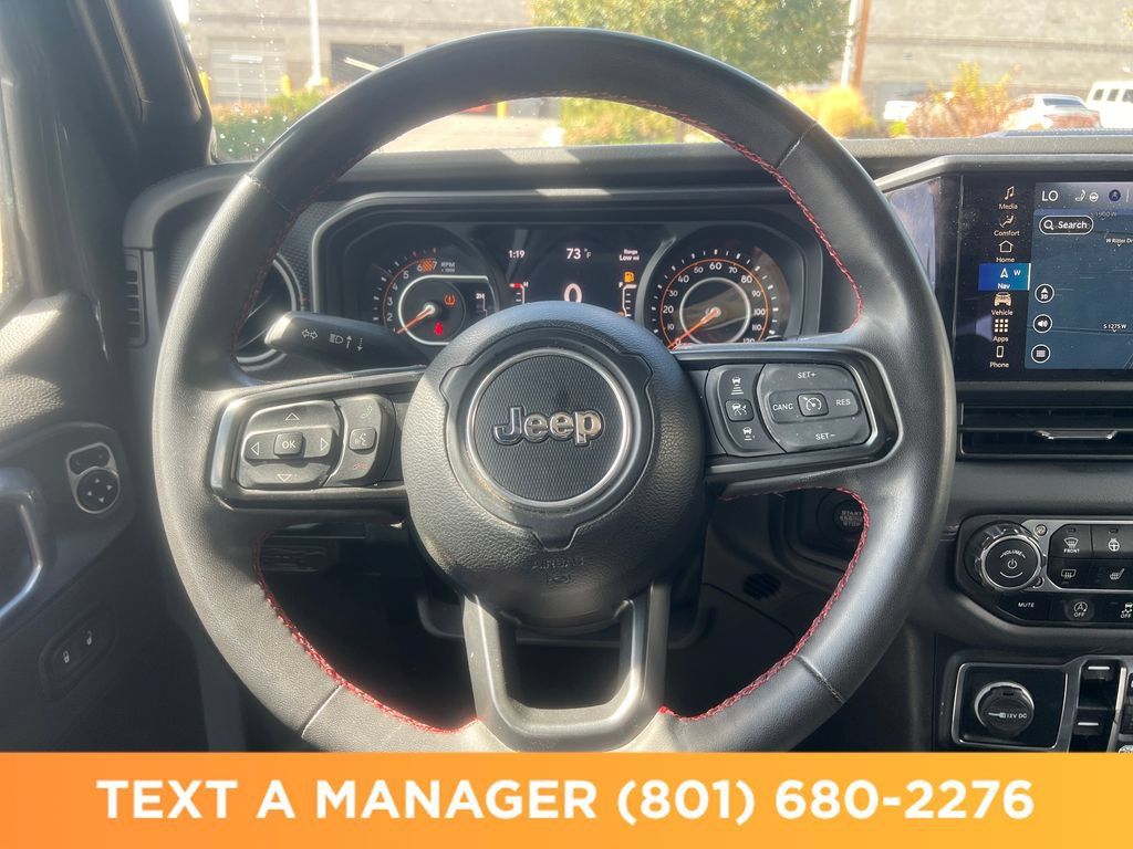 Used 2024 Jeep Wrangler Unlimited Rubicon AWD/4WD image 17
