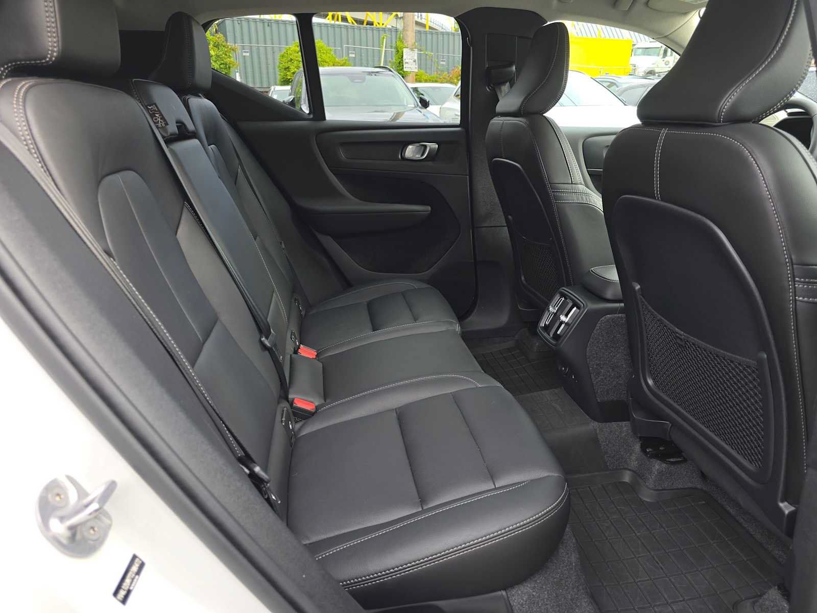Used 2026 Volvo XC40 B5 Ultra w/ Climate Package AWD/4WD image 12