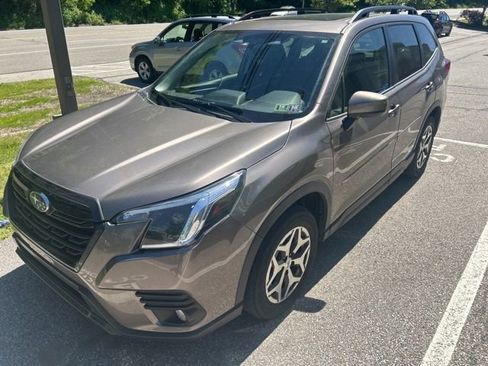 Used 2023 Subaru Forester Premium AWD/4WD image 16