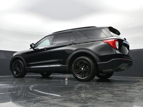 Used 2023 Ford Explorer XLT w/ Equipment Group 202A AWD/4WD image 50