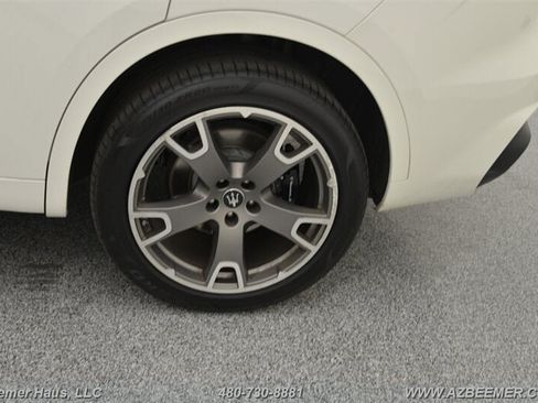 Used 2022 Maserati Levante Modena AWD/4WD image 47