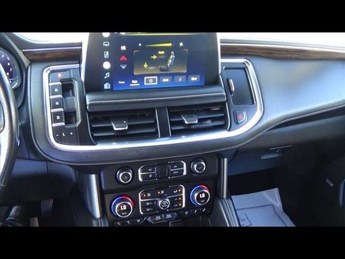 Used 2022 Chevrolet Suburban Premier image 23