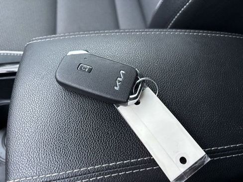 Used 2022 Kia Niro EX w/ Cold Weather Package image 48