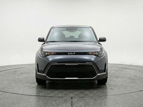 Used 2025 Kia Soul LX w/ LX Technology Package FWD image 2