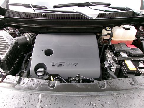 Used 2022 Chevrolet Traverse LT w/ LPO, Floor Liner Package image 9