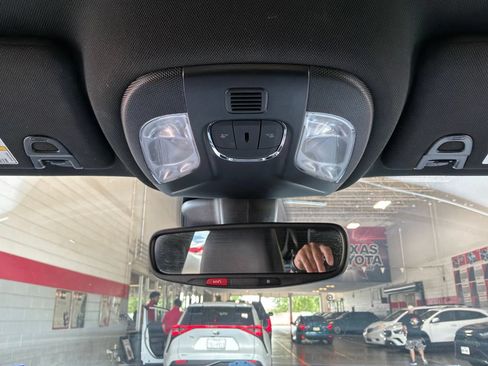 Used 2025 Jeep Compass Limited AWD/4WD image 15