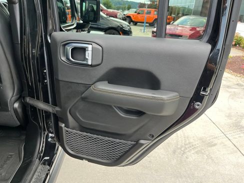 Used 2024 Jeep Wrangler Unlimited Rubicon 392 AWD/4WD image 27