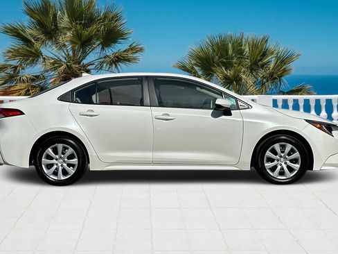 Used 2020 Toyota Corolla LE w/ Carpet Mat Package (TMS) image 3