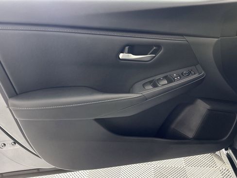 Certified 2025 Nissan Sentra SV FWD image 29