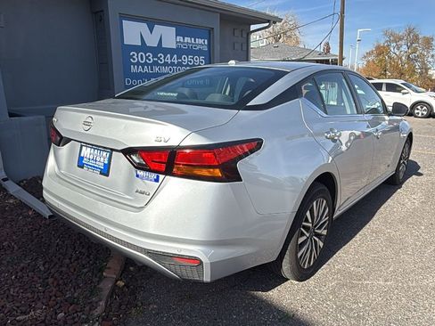 Used 2023 Nissan Altima 2.5 SV image 9