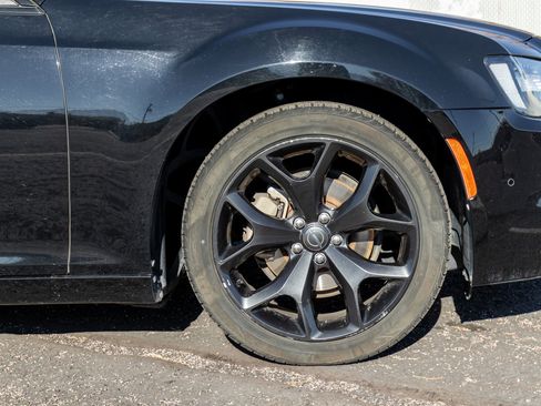 Used 2021 Chrysler 300 S image 30