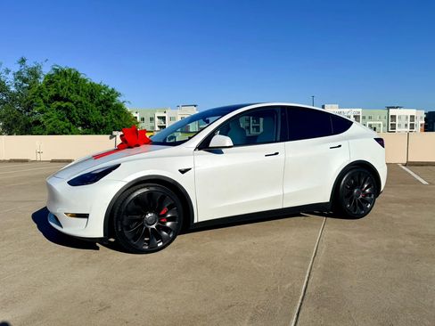 Used 2022 Tesla Model Y Performance image 5