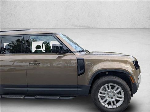 Used 2025 Land Rover Defender 110 S image 8