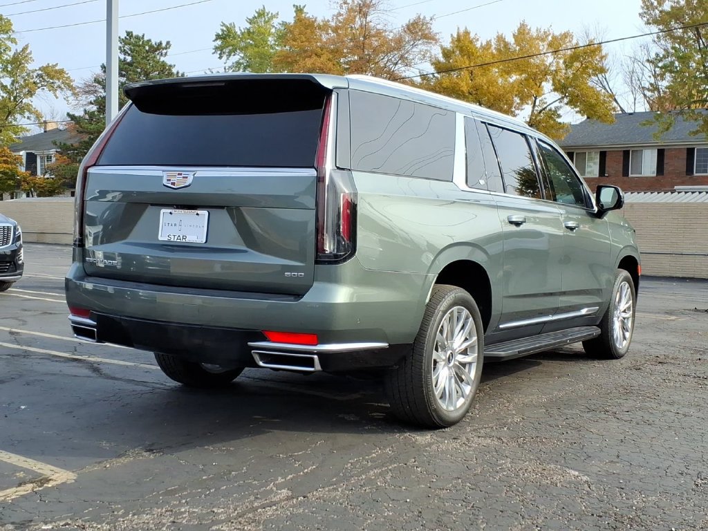 Used 2024 Cadillac Escalade ESV Premium Luxury w/ LPO, Floor Liner Package AWD/4WD image 7