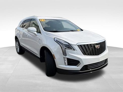Used 2024 Cadillac XT5 Luxury w/ LPO, Floor Liner Package AWD/4WD image 7