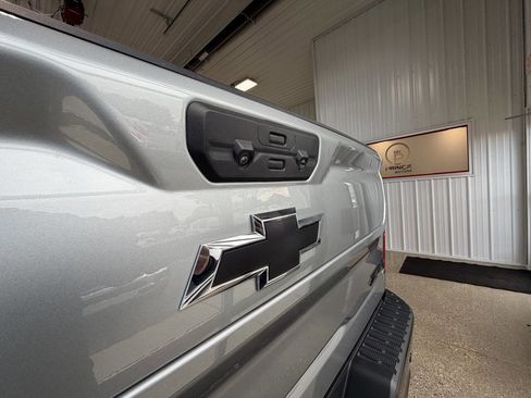Used 2024 Chevrolet Silverado 2500 ZR2 w/ Technology Package image 29
