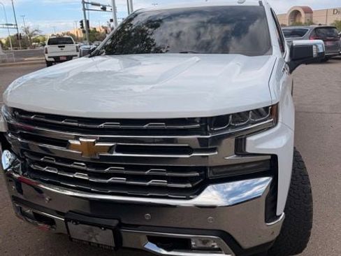 Used 2021 Chevrolet Silverado 1500 LTZ w/ LTZ Convenience Package II AWD/4WD image 2