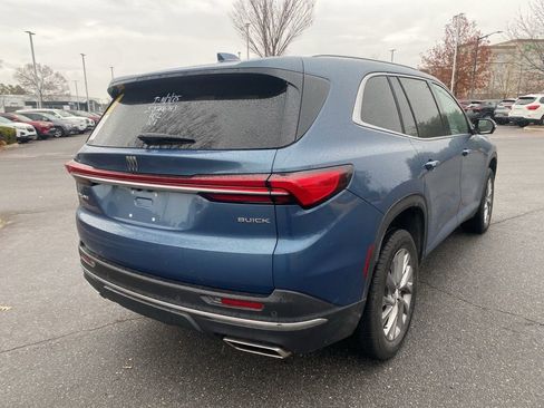 Used 2025 Buick Enclave Preferred image 7