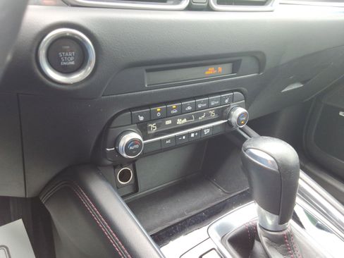 Used 2023 MAZDA CX-5 Carbon Edition image 17