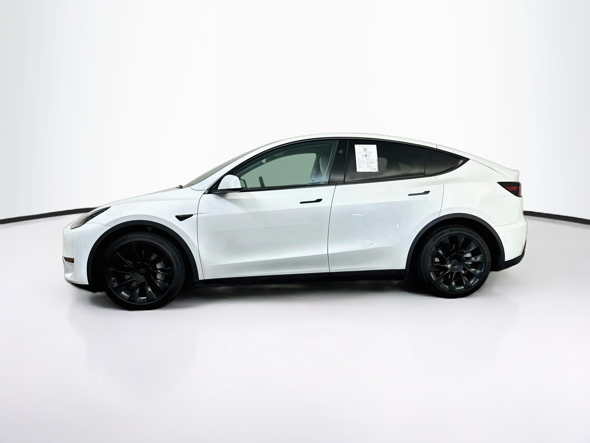 Used 2025 Tesla Model Y Long Range AWD/4WD image 4