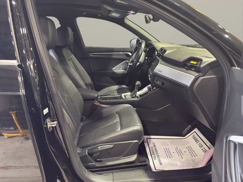 Used 2020 Audi Q3 2.0T Premium w/ Convenience Package AWD/4WD image 18
