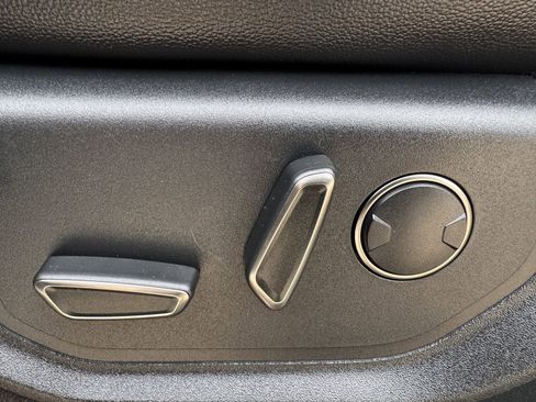 Used 2018 Ford F150 Raptor w/ Equipment Group 802A Luxury image 27