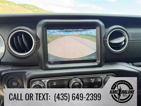 Used 2023 Jeep Wrangler Unlimited Sahara AWD/4WD image 22
