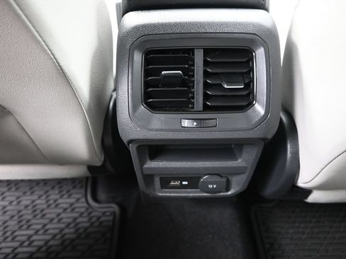 Used 2019 Volkswagen Tiguan SE w/ Panoramic Sunroof Package AWD/4WD image 32