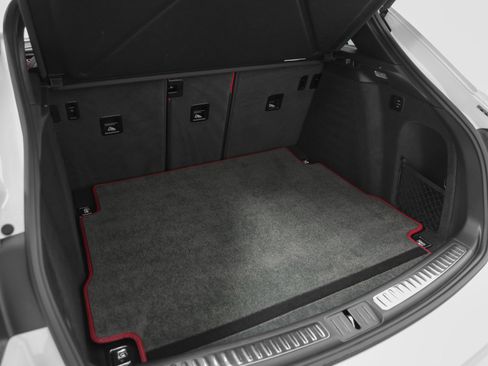 Certified 2025 Porsche Macan GTS image 22