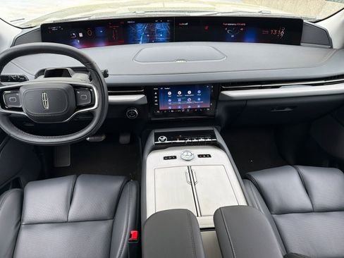 New 2026 Lincoln Navigator L Premier image 19