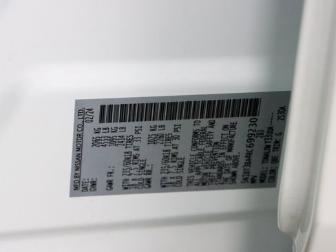 Used 2024 Nissan Rogue SV image 32