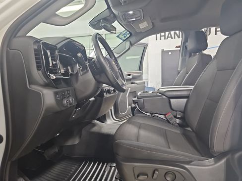 Certified 2024 Chevrolet Silverado 1500 LT AWD/4WD image 18
