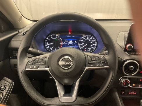 Used 2025 Nissan Sentra SV FWD image 22