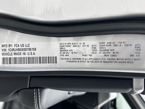 New 2025 Jeep Grand Cherokee Limited image 24