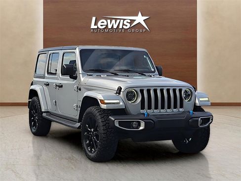 Used 2023 Jeep Wrangler Unlimited Sahara image 6