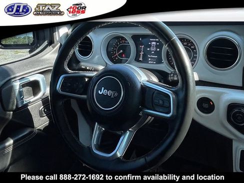 Used 2022 Jeep Wrangler Unlimited Sahara w/ Cold Weather Group AWD/4WD image 18