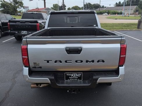 Used 2025 Toyota Tacoma SR5 AWD/4WD image 6