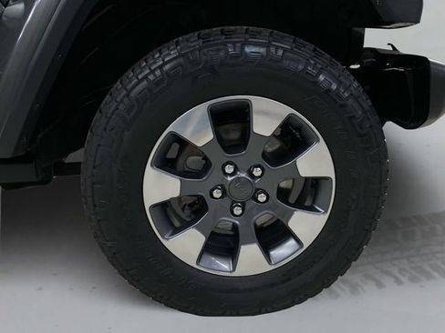 Used 2020 Jeep Wrangler Unlimited Sahara image 15