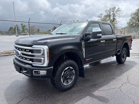 Used 2024 Ford F350 Platinum w/ Tremor Off-Road Package AWD/4WD image 2