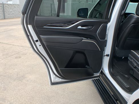 Used 2021 Cadillac Escalade Sport w/ Driver Assist Tech Package AWD/4WD image 19