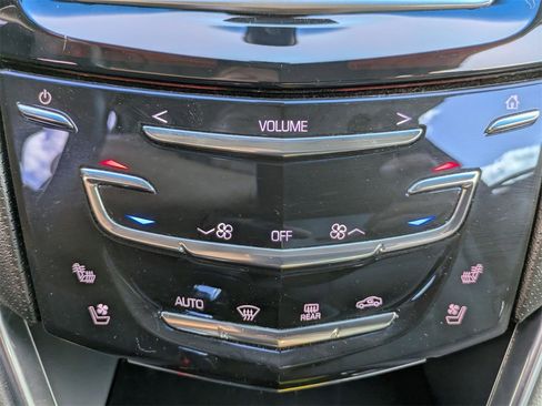 Used 2014 Cadillac XTS Luxury image 27