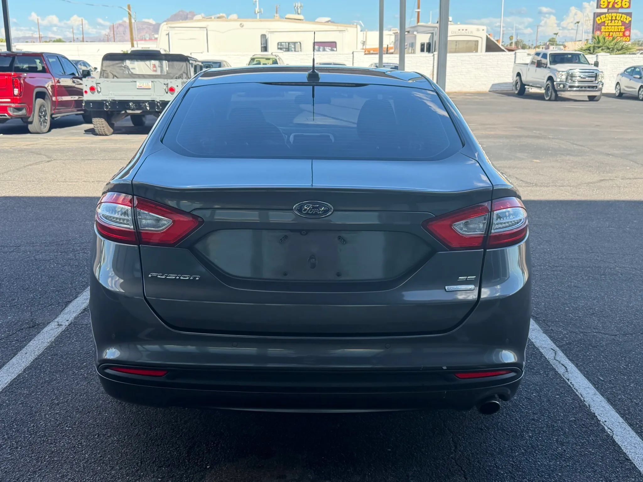 Used 2016 Ford Fusion SE FWD image 6